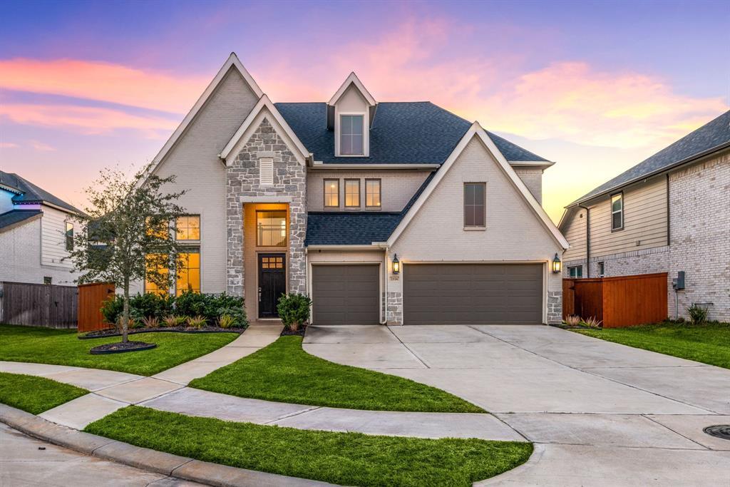 Nhà hiện đại ở Katy, TX - 4 beds| 3.5 baths| 3,393 Sq Ft | $675,000